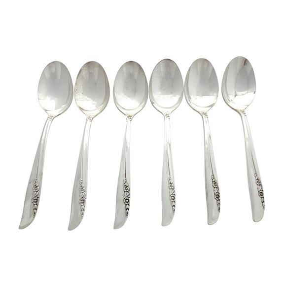 ONEIDA LTD. 1881 ROGERS Lilac Time Pattern Silverplate Flatware 73 Piece Set - Picture 10 of 16